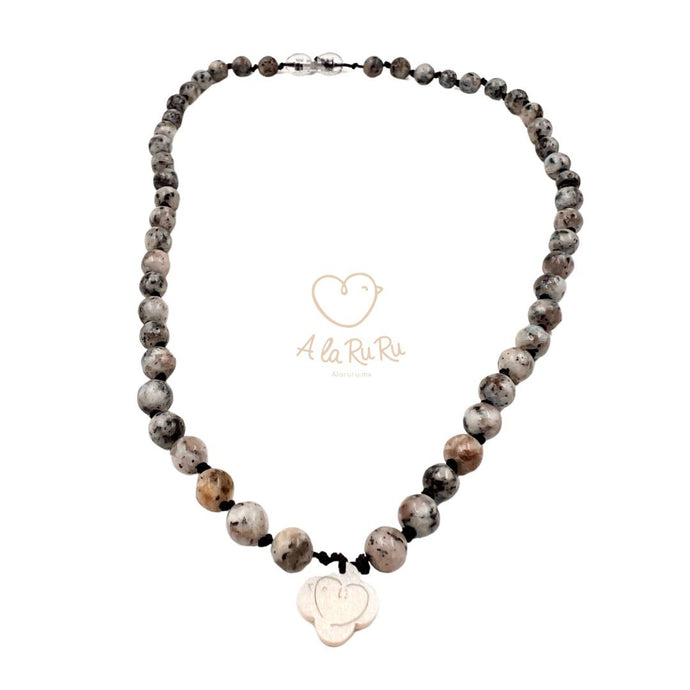 COLLAR JAMIE DE JASPE GRIS Y DIJE MADRE PERLA